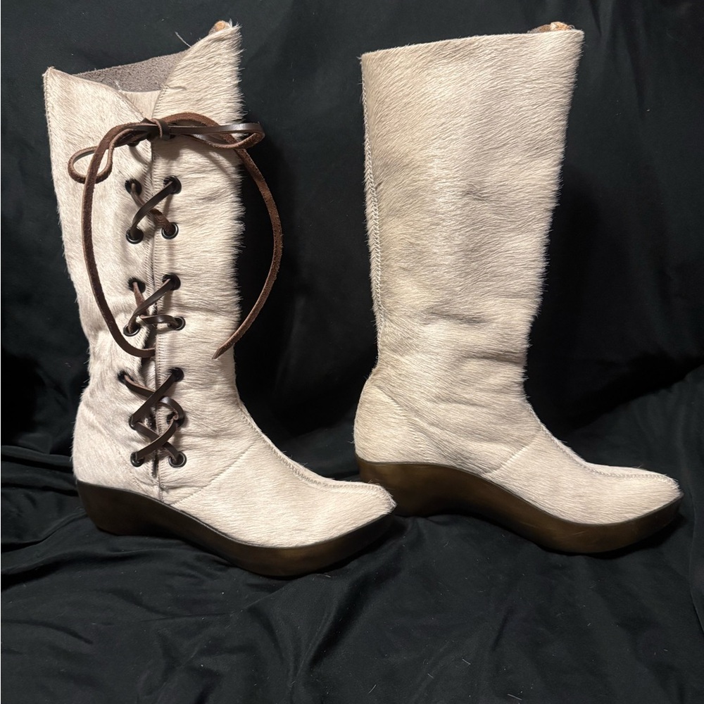 Robert Clergerie Cream Lace-Up Boots